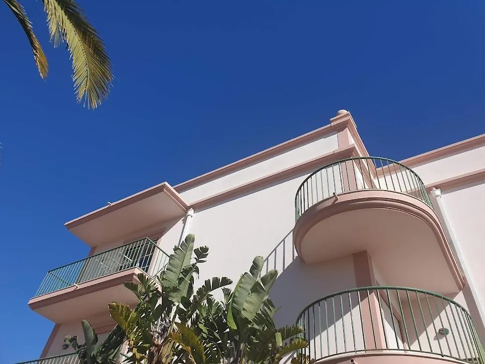 Top-Floor 2 Bedroom Holiday Home With Sea View And Pool Praia Da Luz Apartment