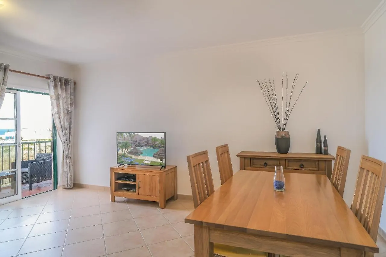 Top-Floor 2 Bedroom Holiday Home With Sea View And Pool Praia Da Luz 0*,